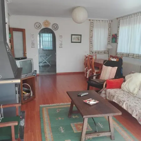 Casa Jardin, Merendero, Chimenea Burgos, Espana